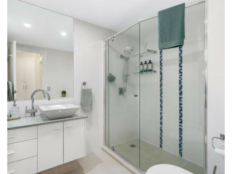 1/192 Ferny Avenue, Surfers Paradise QLD 4217