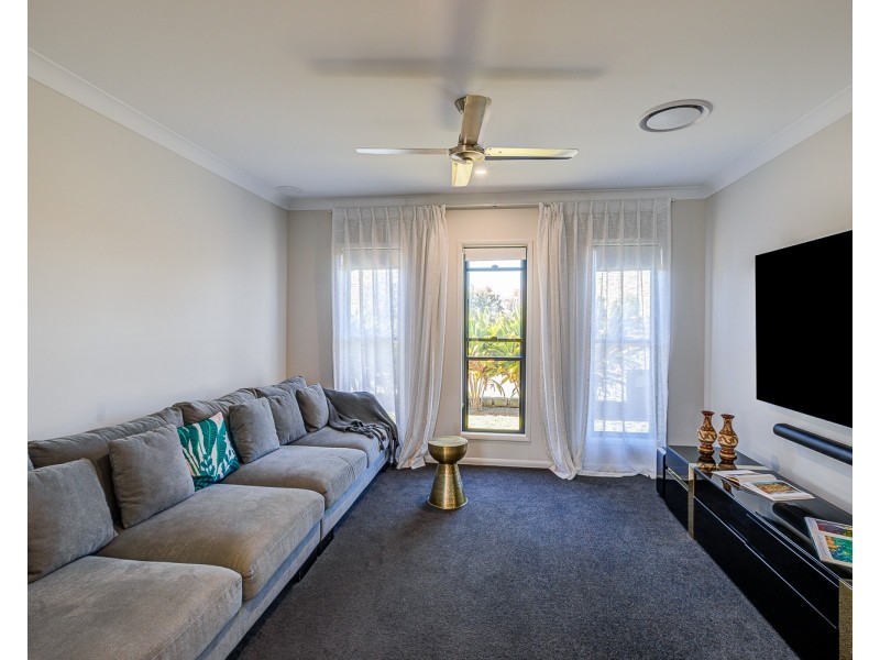 71 Great Sandy Circuit, Pimpama QLD 4209