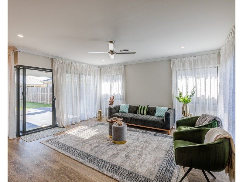 71 Great Sandy Circuit, Pimpama QLD 4209