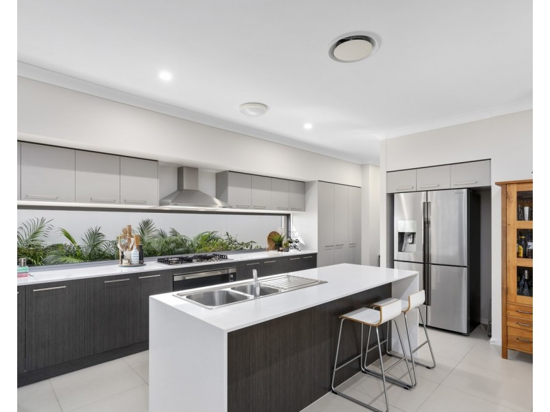 7825 Pavilions Close, Hope Island QLD 4212