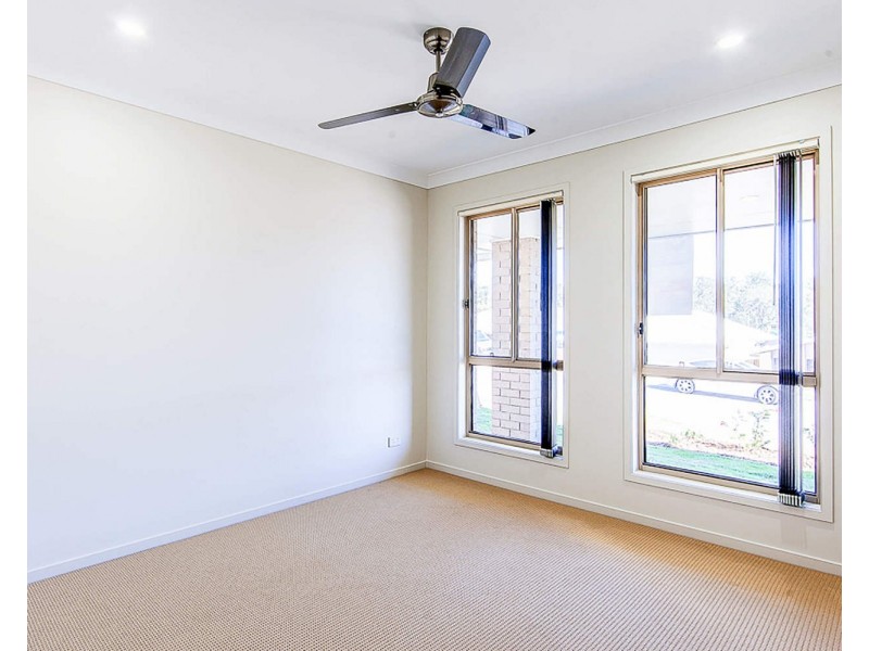 4  Clermont Street, Holmview QLD 4207