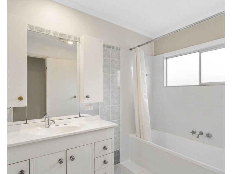 163 Paradise Parade, Paradise Point QLD 4216