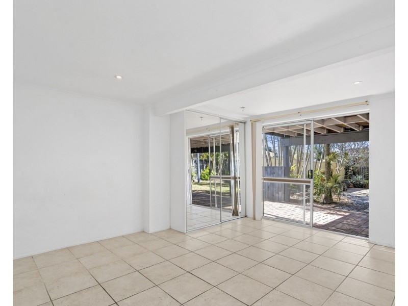 163 Paradise Parade, Paradise Point QLD 4216