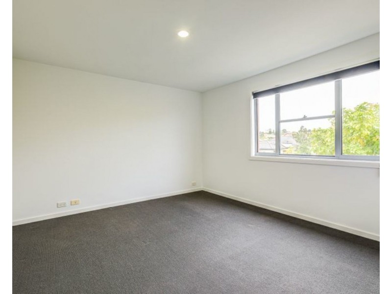 13 Shorehaven Place, Varsity Lakes QLD 4227