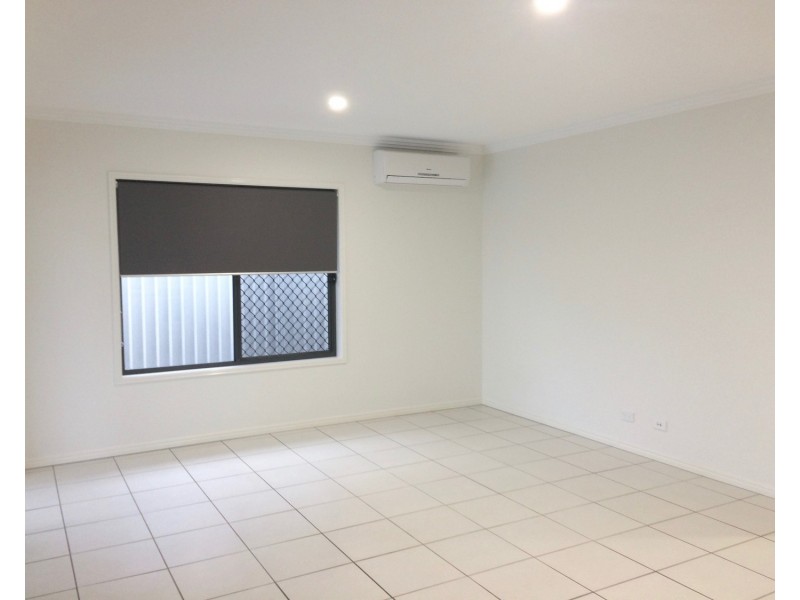 4 Ferretti Crescent, Hope Island QLD 4212