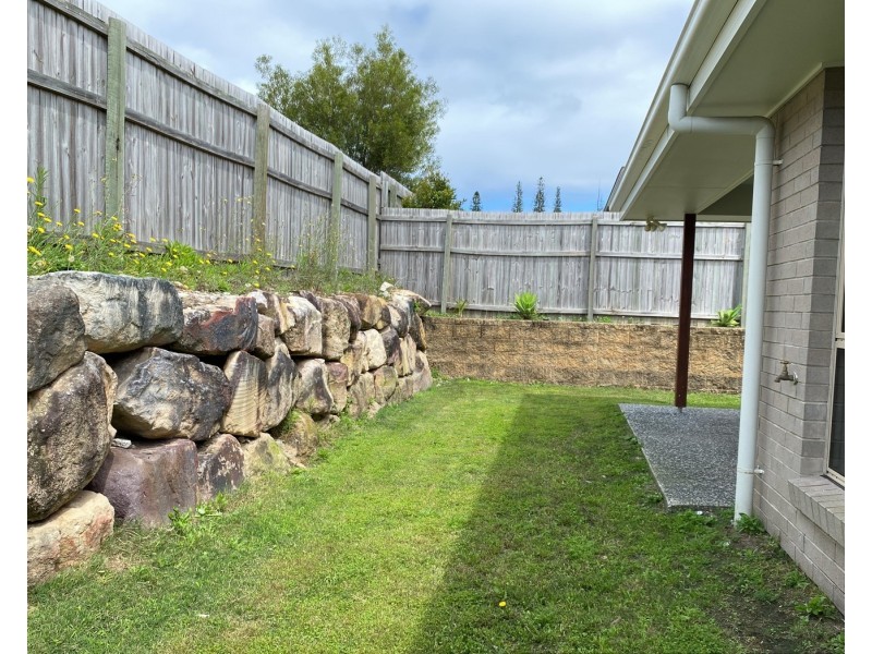 10 Woodrose Circuit, Pimpama QLD 4209