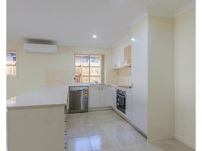 8 Clermont Street, Holmview QLD 4207