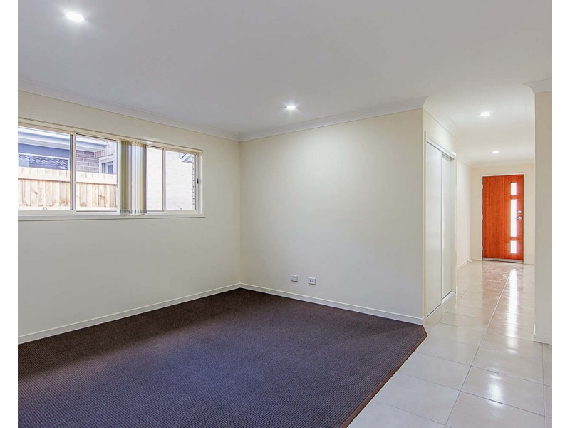 8 Clermont Street, Holmview QLD 4207