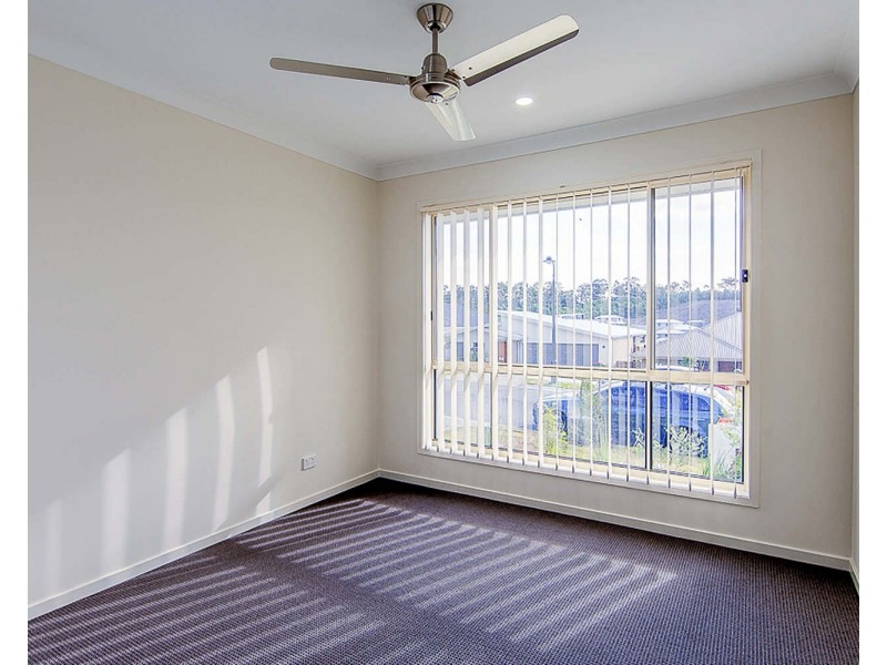 8 Clermont Street, Holmview QLD 4207