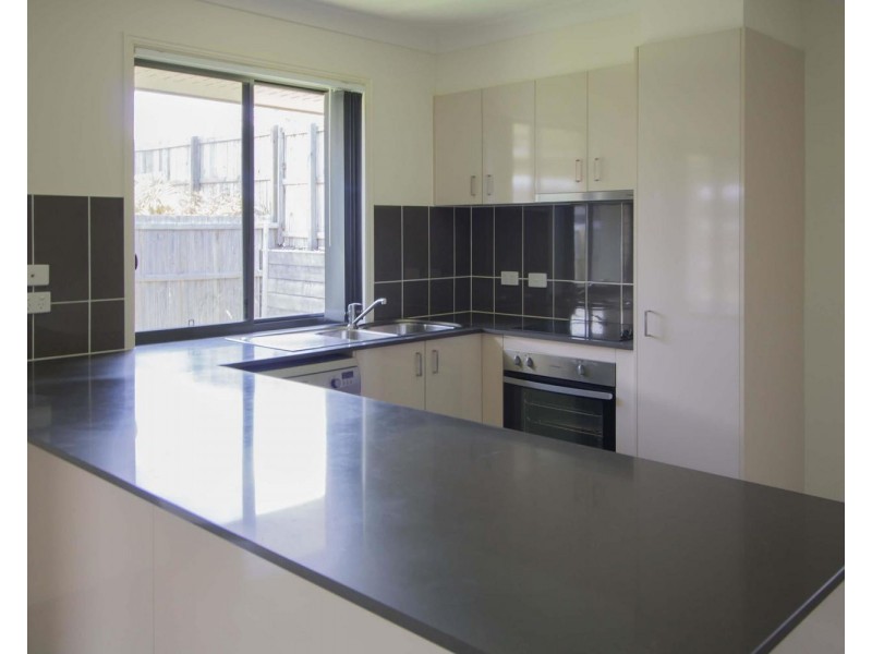 8 Alfred Raymond Hulse Drive, Upper Coomera QLD 4209