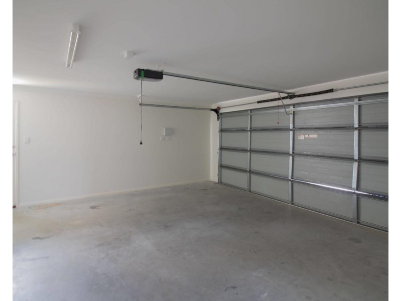 8 Alfred Raymond Hulse Drive, Upper Coomera QLD 4209
