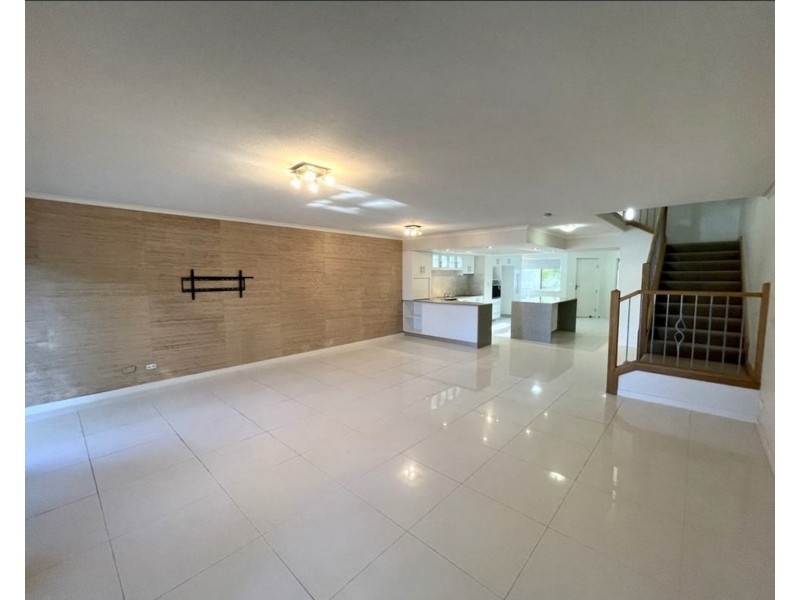 33/3 Marina Crescent, Hollywell QLD 4216