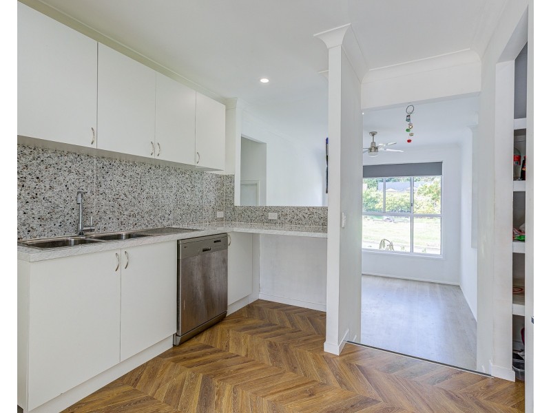 89 Pacific Pines Boulevard, Pacific Pines QLD 4211