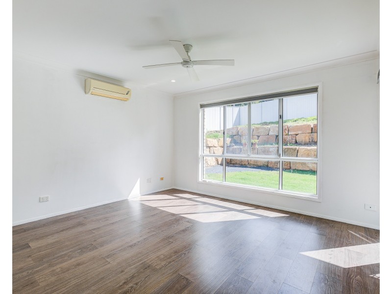 89 Pacific Pines Boulevard, Pacific Pines QLD 4211