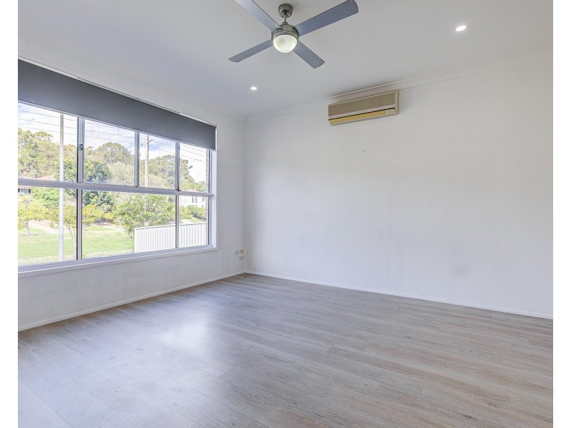 89 Pacific Pines Boulevard, Pacific Pines QLD 4211