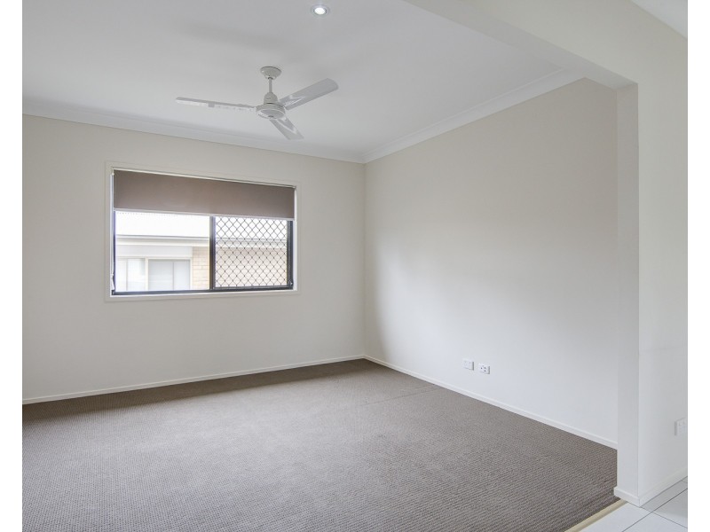 45 Macintyre Parade, Pacific Pines QLD 4211