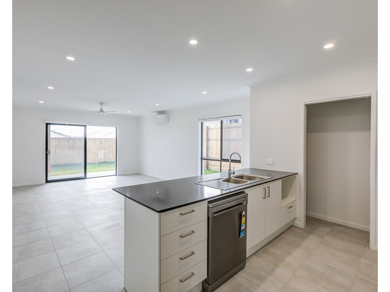 31 Waratah Circuit, Greenbank QLD 4124