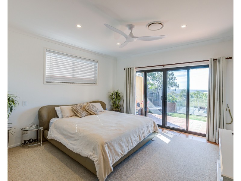 75 Highvale Drive, Helensvale QLD 4212