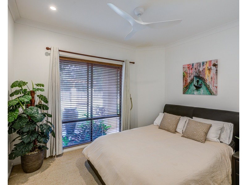 75 Highvale Drive, Helensvale QLD 4212