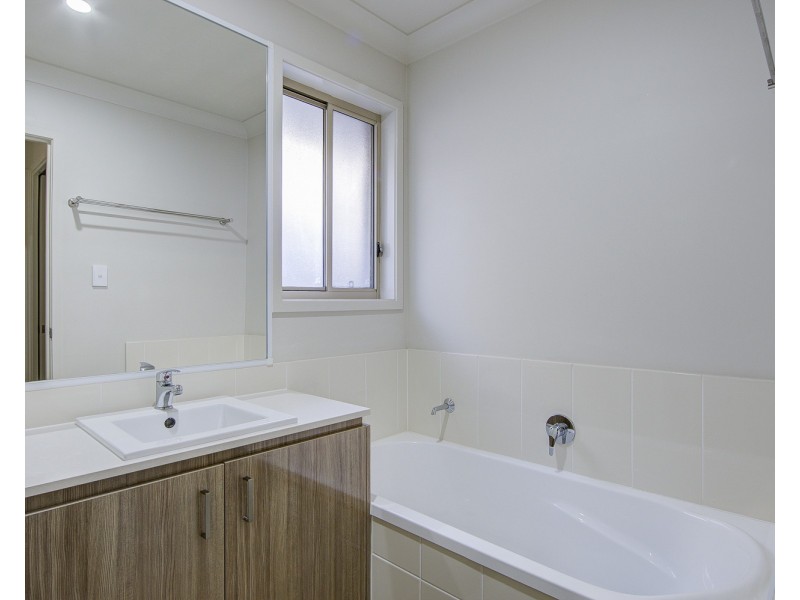 44 Brookfield Street, Pimpama QLD 4209