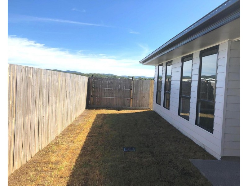 28 Brett Street, Pimpama QLD 4209