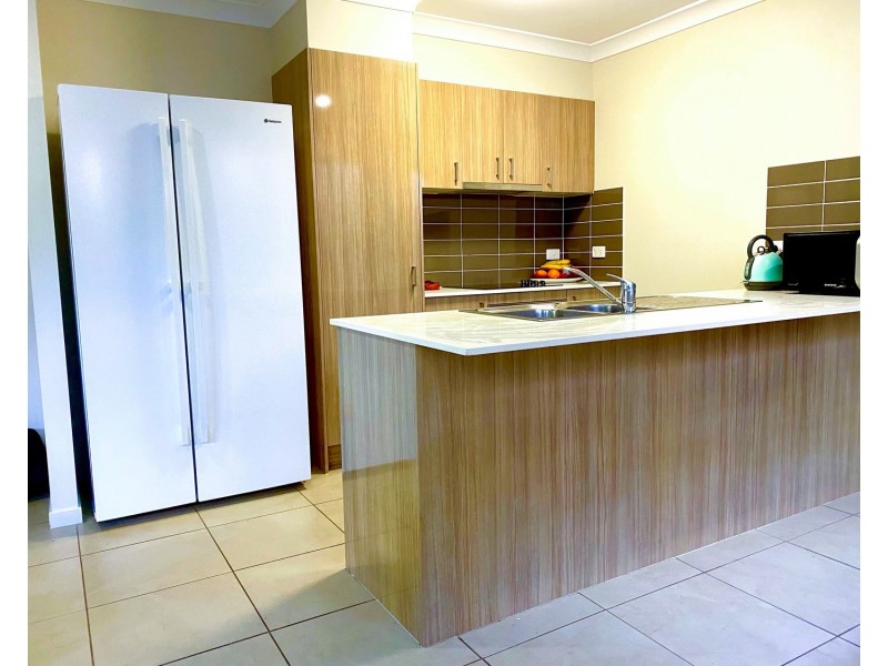 4 Sunstone Avenue, Pimpama QLD 4209