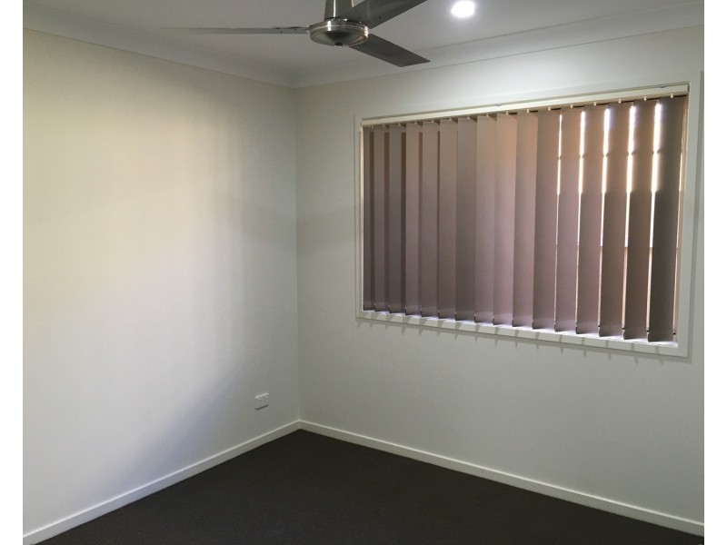 3 Maurie Pears Crescent, Pimpama QLD 4209