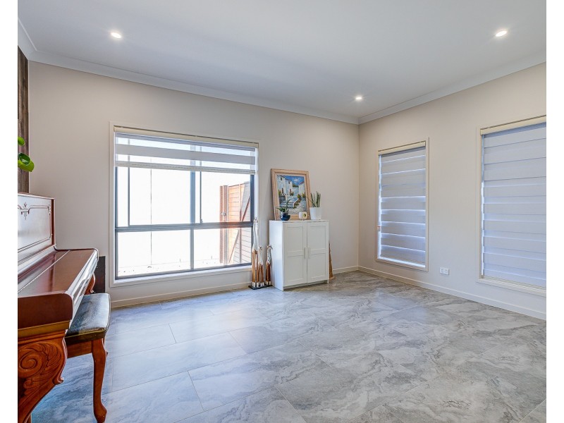 83 Great Sandy Circuit, Pimpama QLD 4209