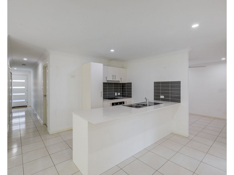 1/6 Cress Court, Pimpama QLD 4209