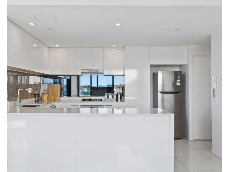 1105/5 Harbourside Court, Biggera Waters QLD 4216