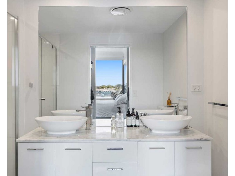 1105/5 Harbourside Court, Biggera Waters QLD 4216