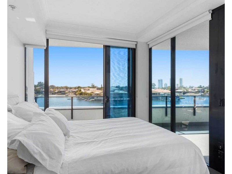 1105/5 Harbourside Court, Biggera Waters QLD 4216