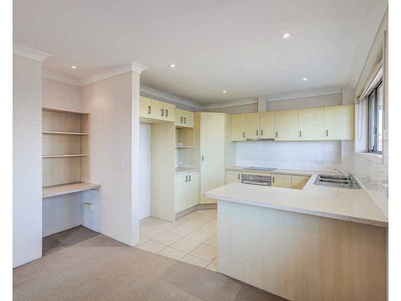 5/228 Marine Parade, Labrador QLD 4215