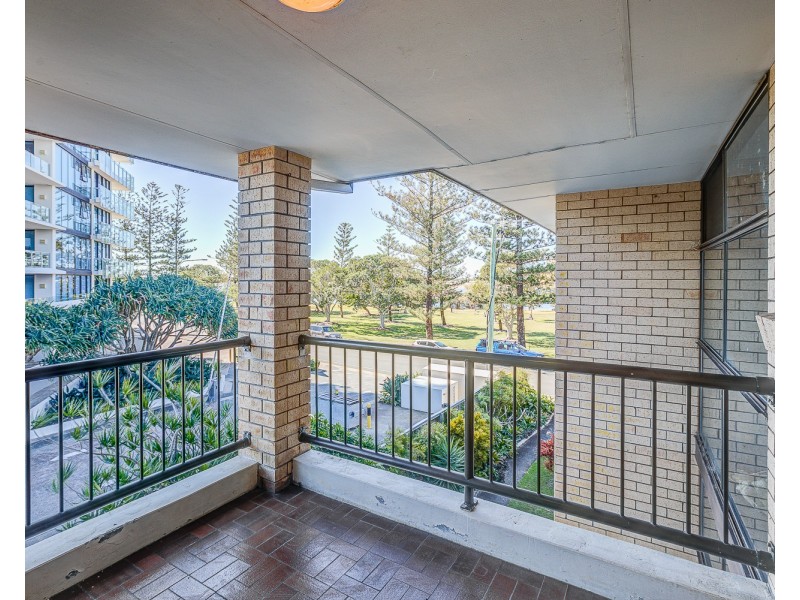 5/228 Marine Parade, Labrador QLD 4215