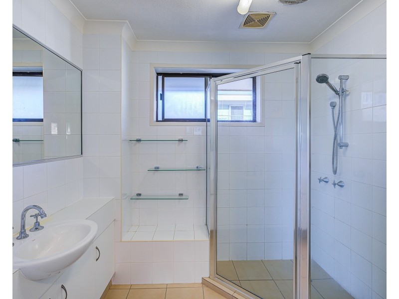 5/228 Marine Parade, Labrador QLD 4215