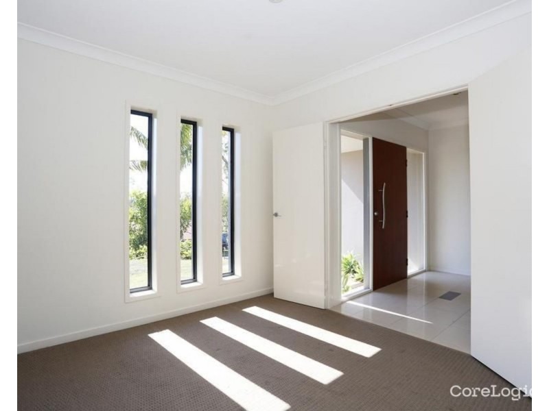 15 Bounty Way, Pacific Pines QLD 4211