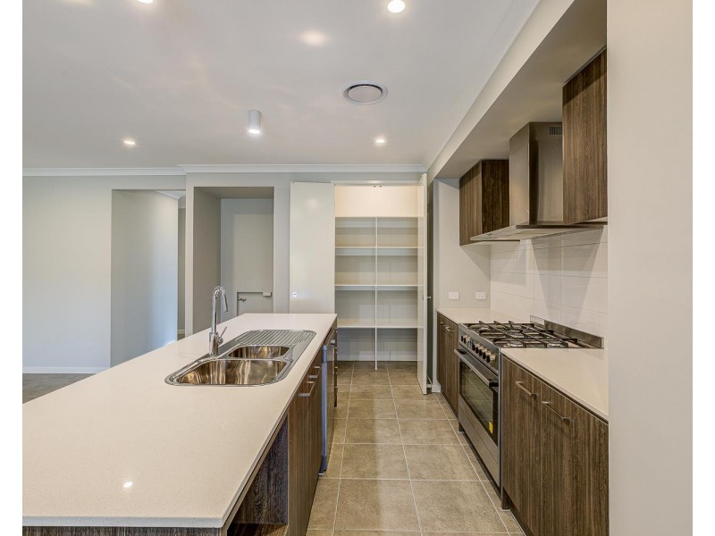 16 Marigold Road, Greenbank QLD 4124