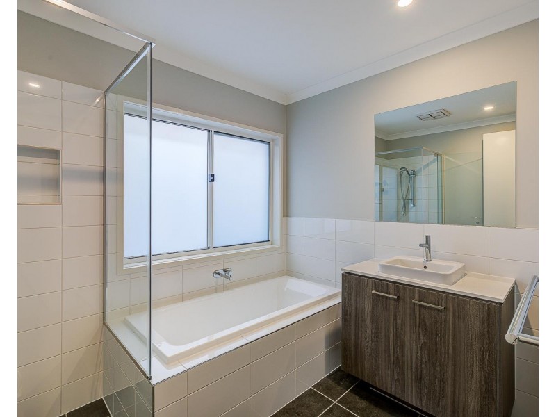 16 Marigold Road, Greenbank QLD 4124