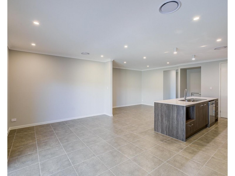 16 Marigold Road, Greenbank QLD 4124