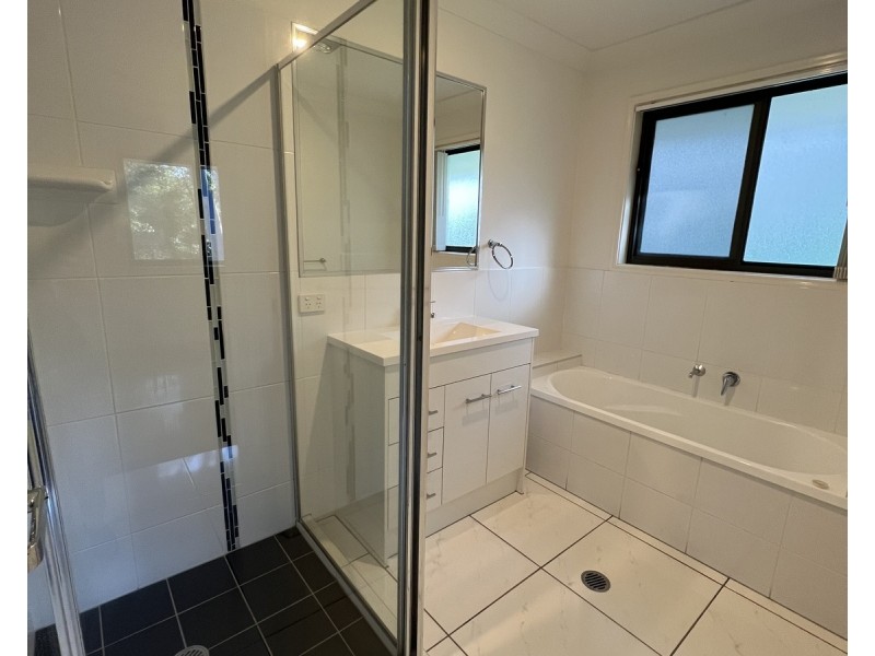 8 Cathmor Court, Oxenford QLD 4210