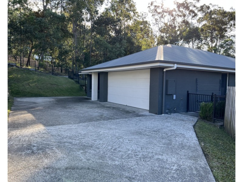 8 Cathmor Court, Oxenford QLD 4210