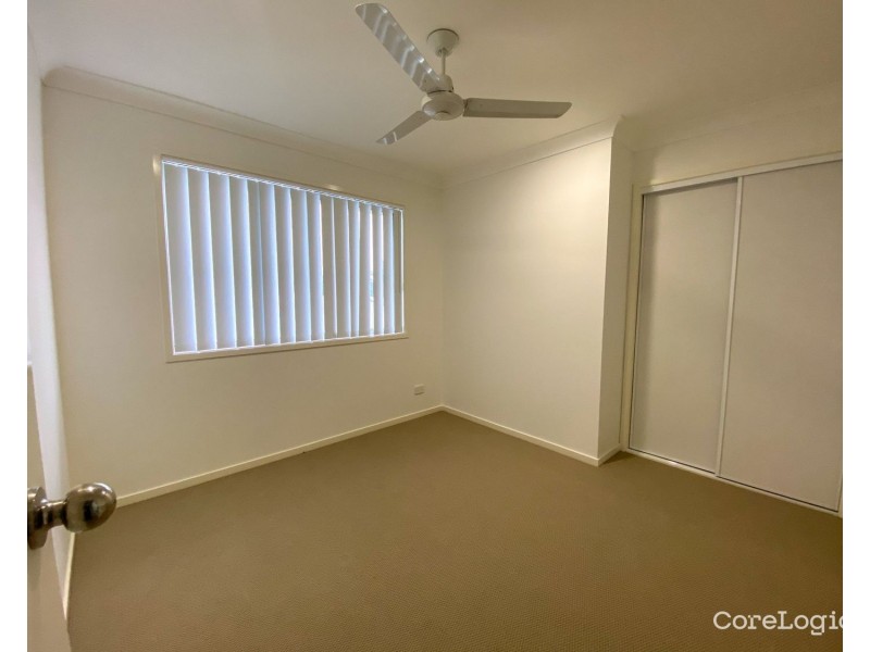 2/5 Newbury Street, Pimpama QLD 4209