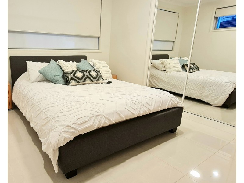 30 Naranga Avenue, Broadbeach Waters QLD 4218
