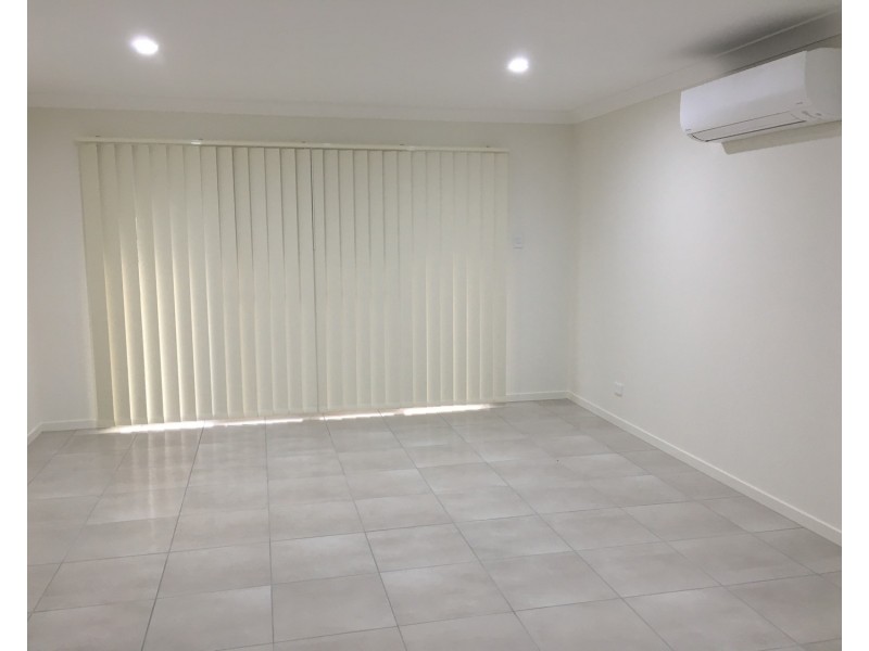 11 Geoffrey Miller Avenue, Pimpama QLD 4209