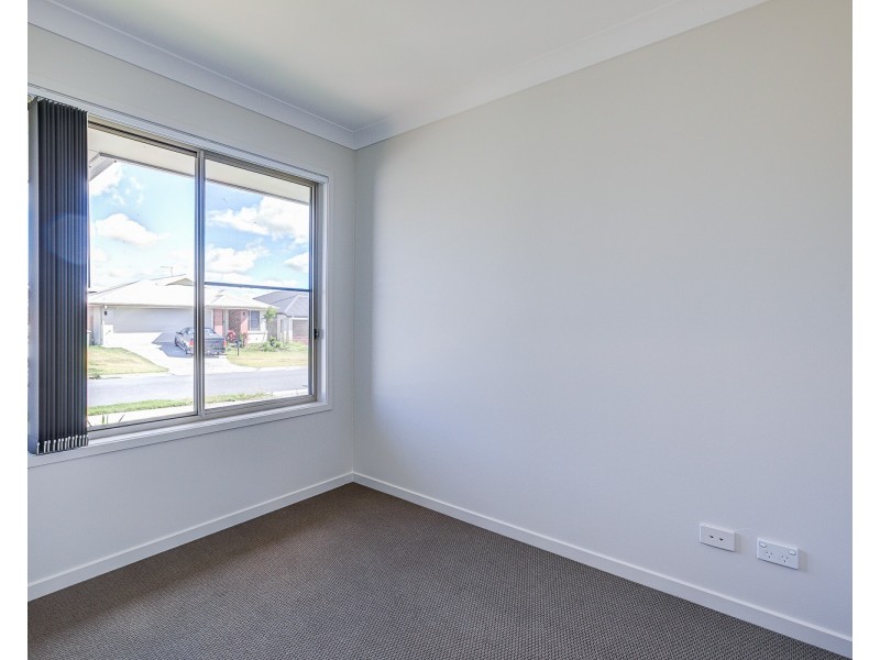 5 Flowers Drive, Coomera QLD 4209