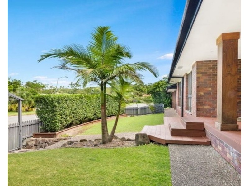 18 Ashford Road, Helensvale QLD 4212