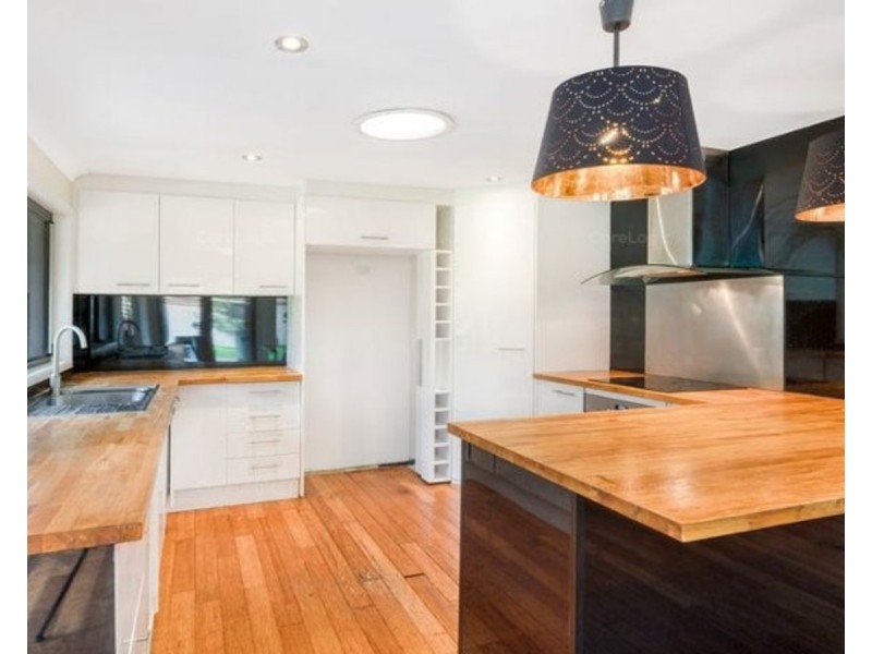 18 Ashford Road, Helensvale QLD 4212