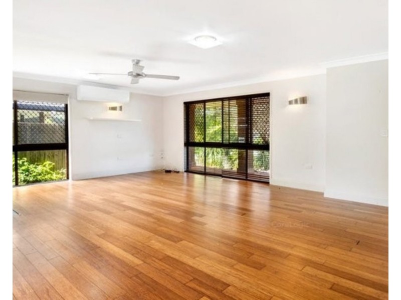 18 Ashford Road, Helensvale QLD 4212