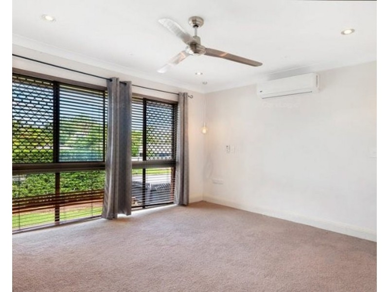 18 Ashford Road, Helensvale QLD 4212