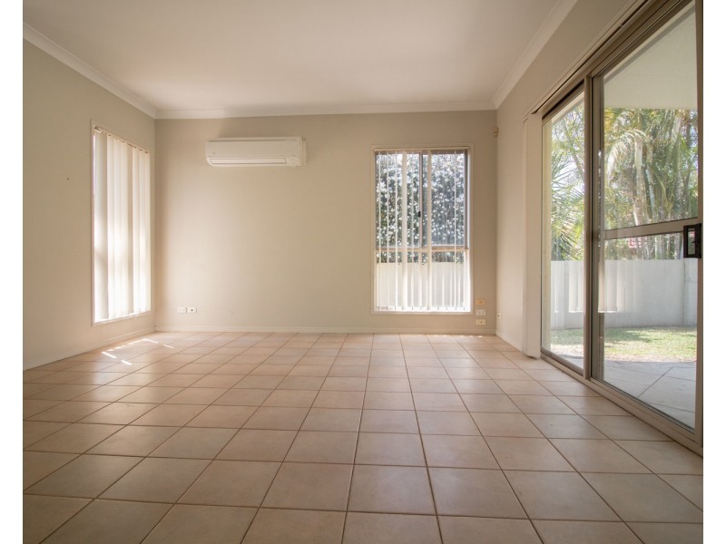 11 Fitzalan Circuit, Arundel QLD 4214